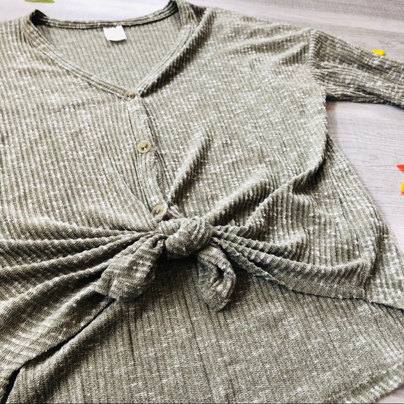 No Boundaries Green Button Up Light Sweater Tie - Picture 3 of 6